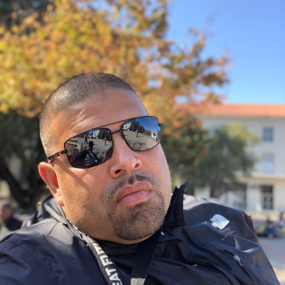 Meet your Posher, Miguel - Picture 7 of 8